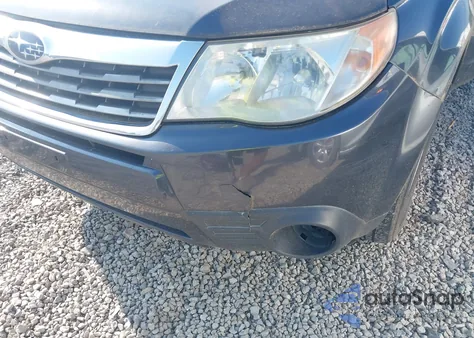 2010 Subaru Forester 2.5X z USA, uszkodzony, nr VIN JF2SH6BC1AG901044